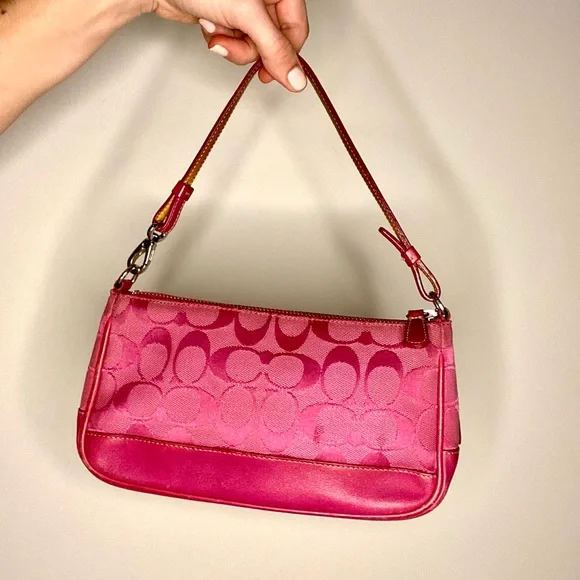 SOLD 💖 Vintage Y2K Barbie Coach Demi Purse in Pink 💖 - Picture 7 of 10
